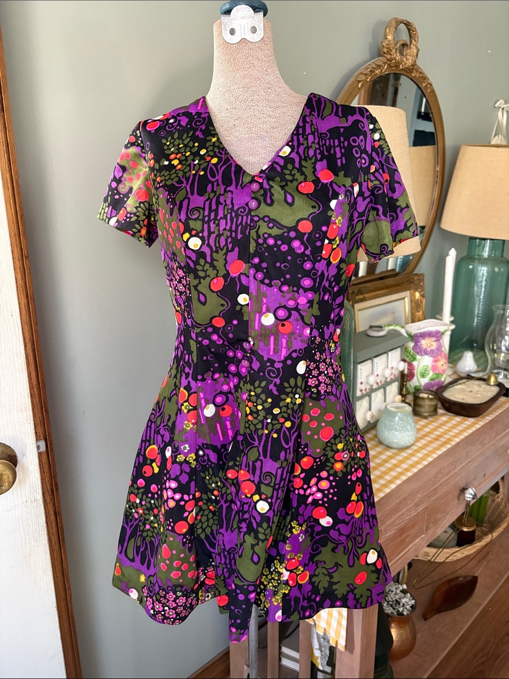 VINTAGE Women’s V-Neck Short Sleeve Floral Swing Dress in Purple & Olive